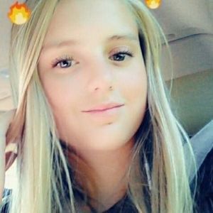 Meet your Posher, Casandra